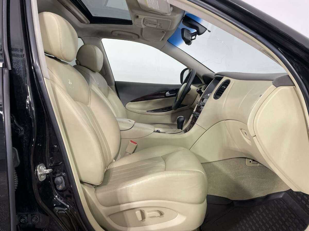 Infiniti EX с пробегом — 2011 год. Фото: #11