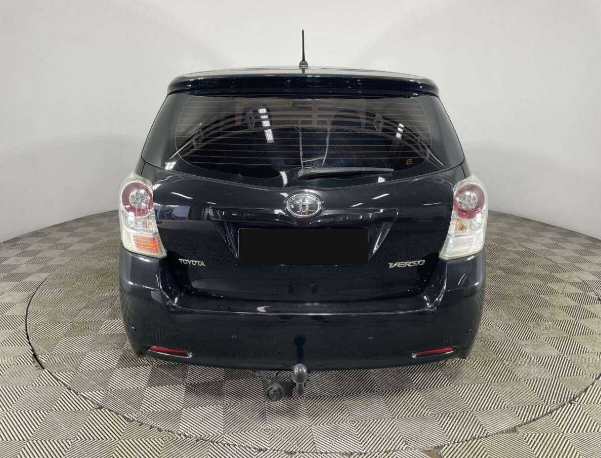Toyota Verso с пробегом — 2011 год. Фото: #2