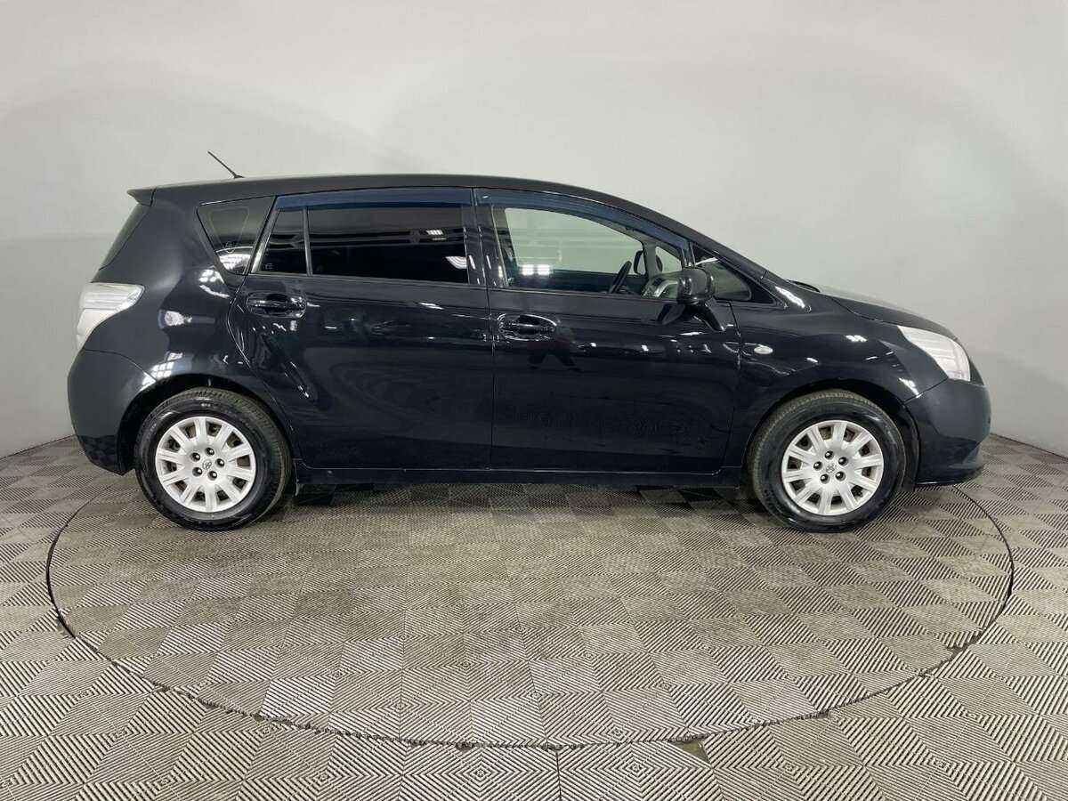 Toyota Verso с пробегом — 2011 год. Фото: #3