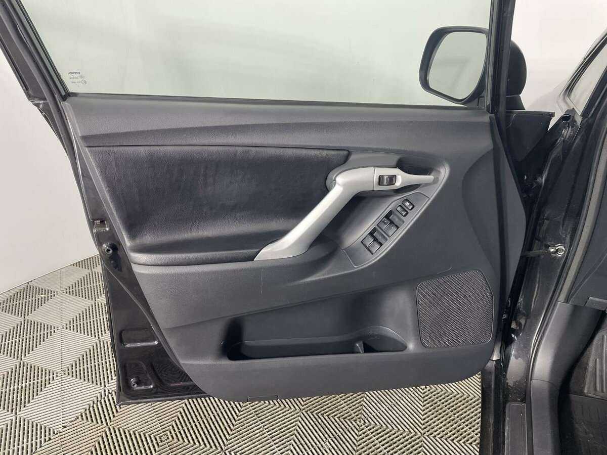 Toyota Verso с пробегом — 2011 год. Фото: #7