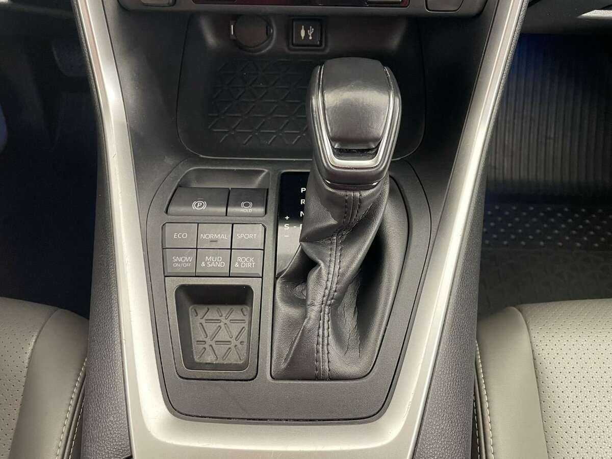 Toyota RAV4 с пробегом — 2019 год. Фото: #11