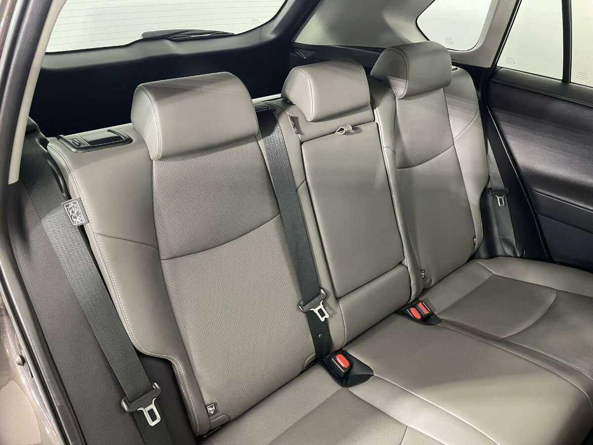 Toyota RAV4 с пробегом — 2019 год. Фото: #13