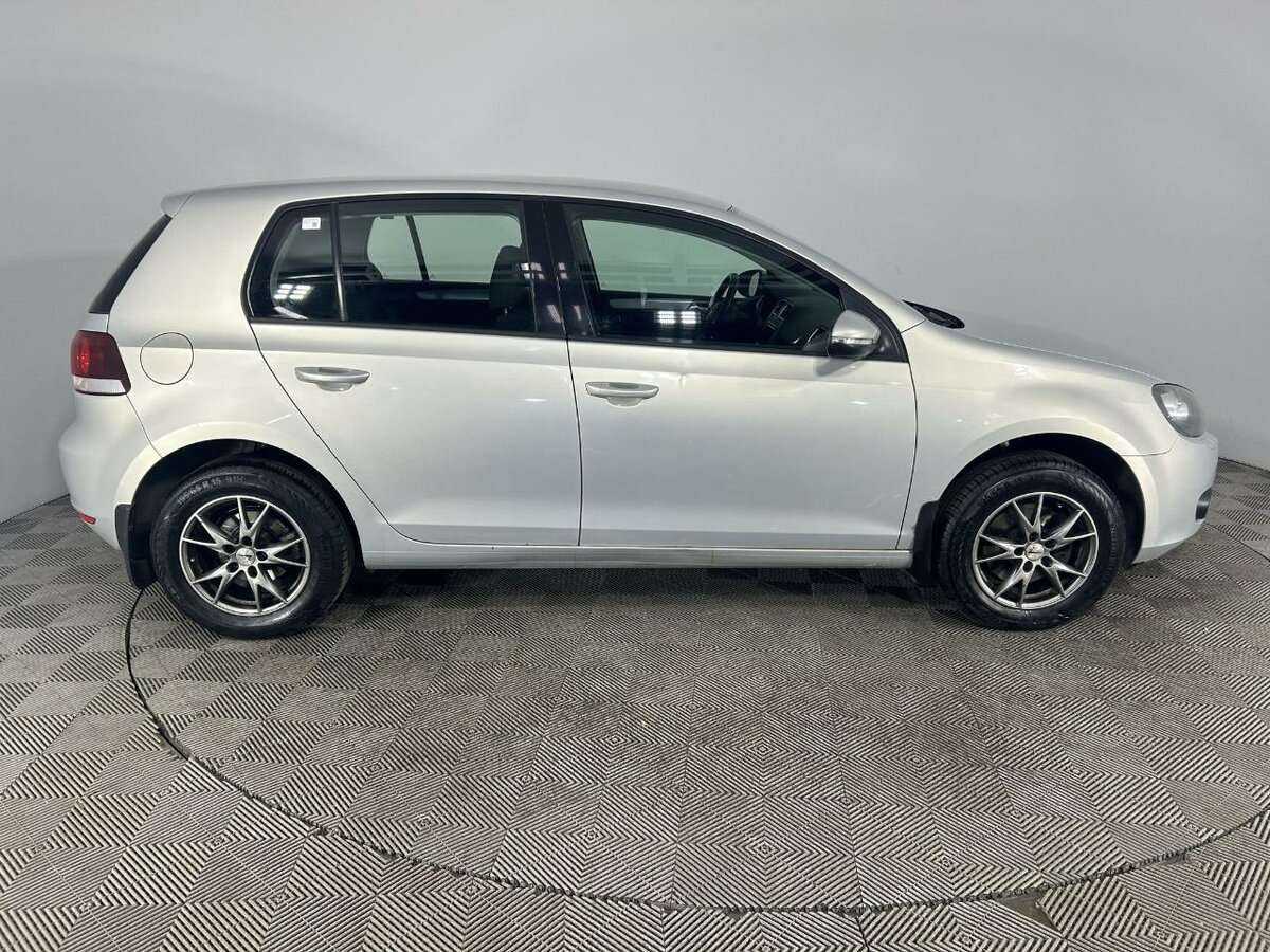 Volkswagen Golf с пробегом — 2010 год. Фото: #3