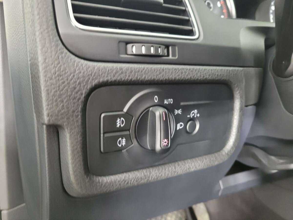 Volkswagen Touareg с пробегом — 2012 год. Фото: #8