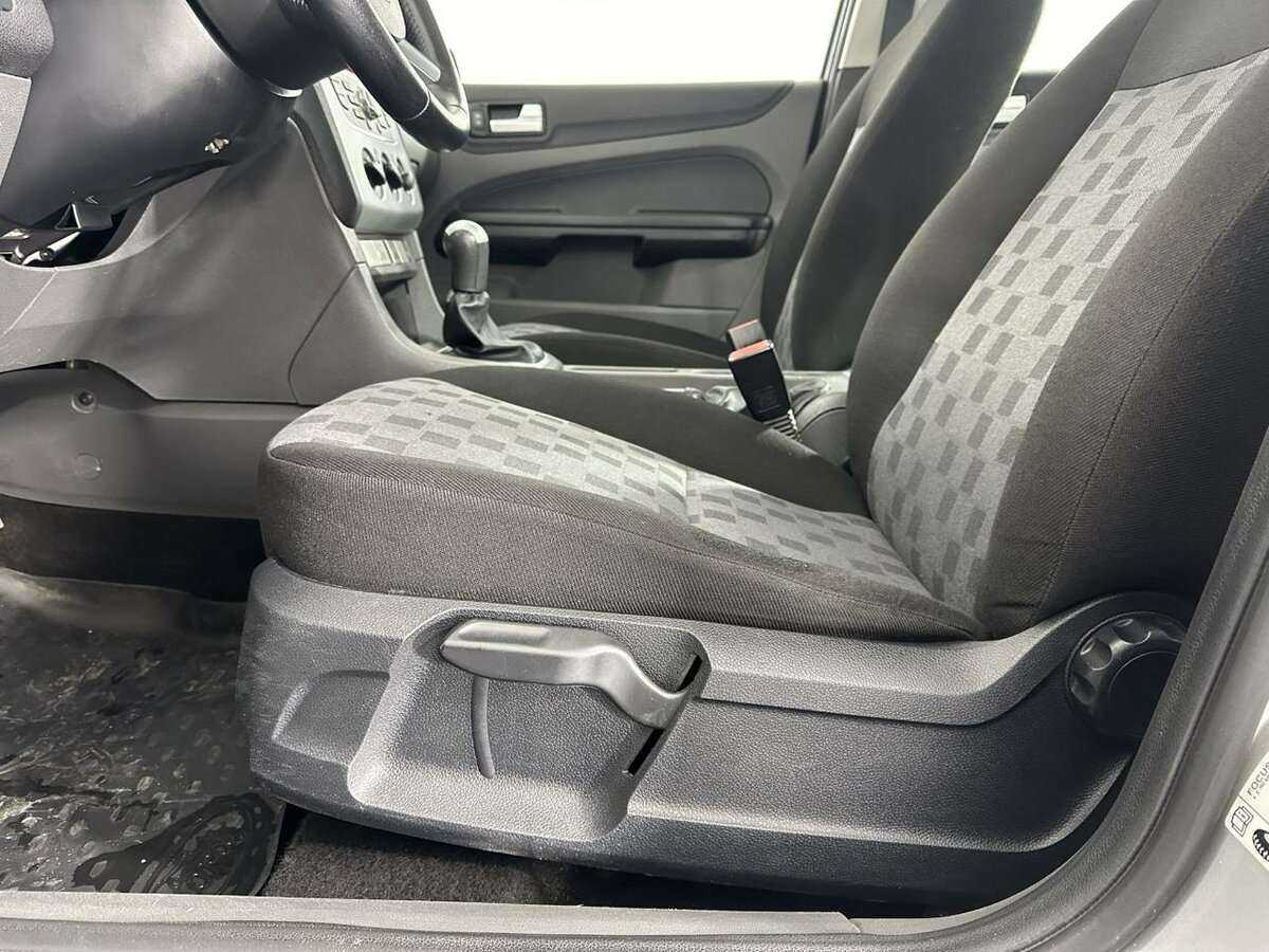 Ford Focus с пробегом — 2008 год. Фото: #9