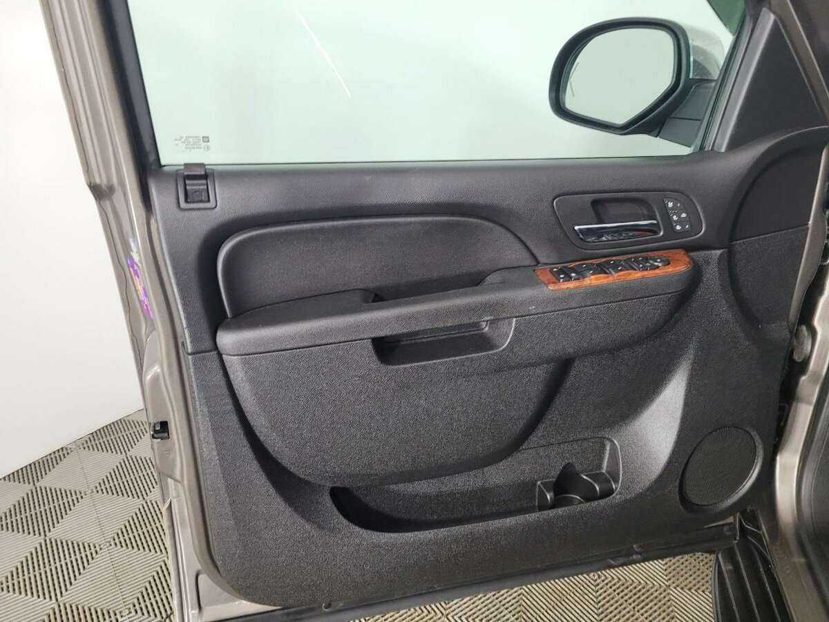 Chevrolet Tahoe с пробегом — 2013 год. Фото: #6