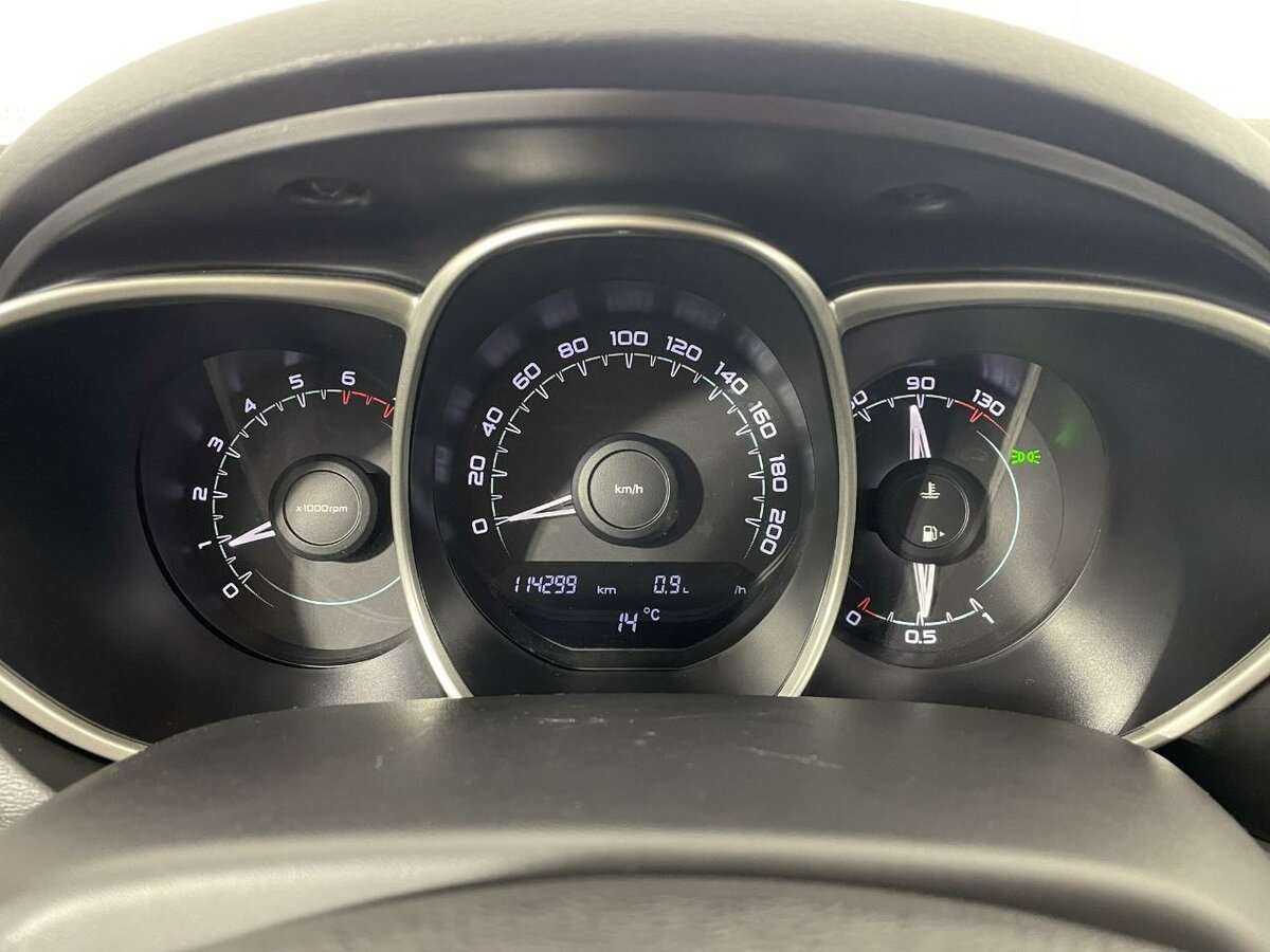 Lada (ВАЗ) Vesta с пробегом — 2017 год. Фото: #10