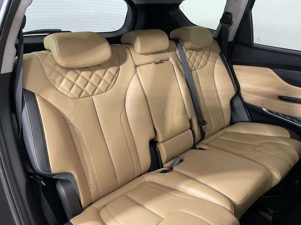 Hyundai Santa Fe с пробегом — 2022 год. Фото: #14