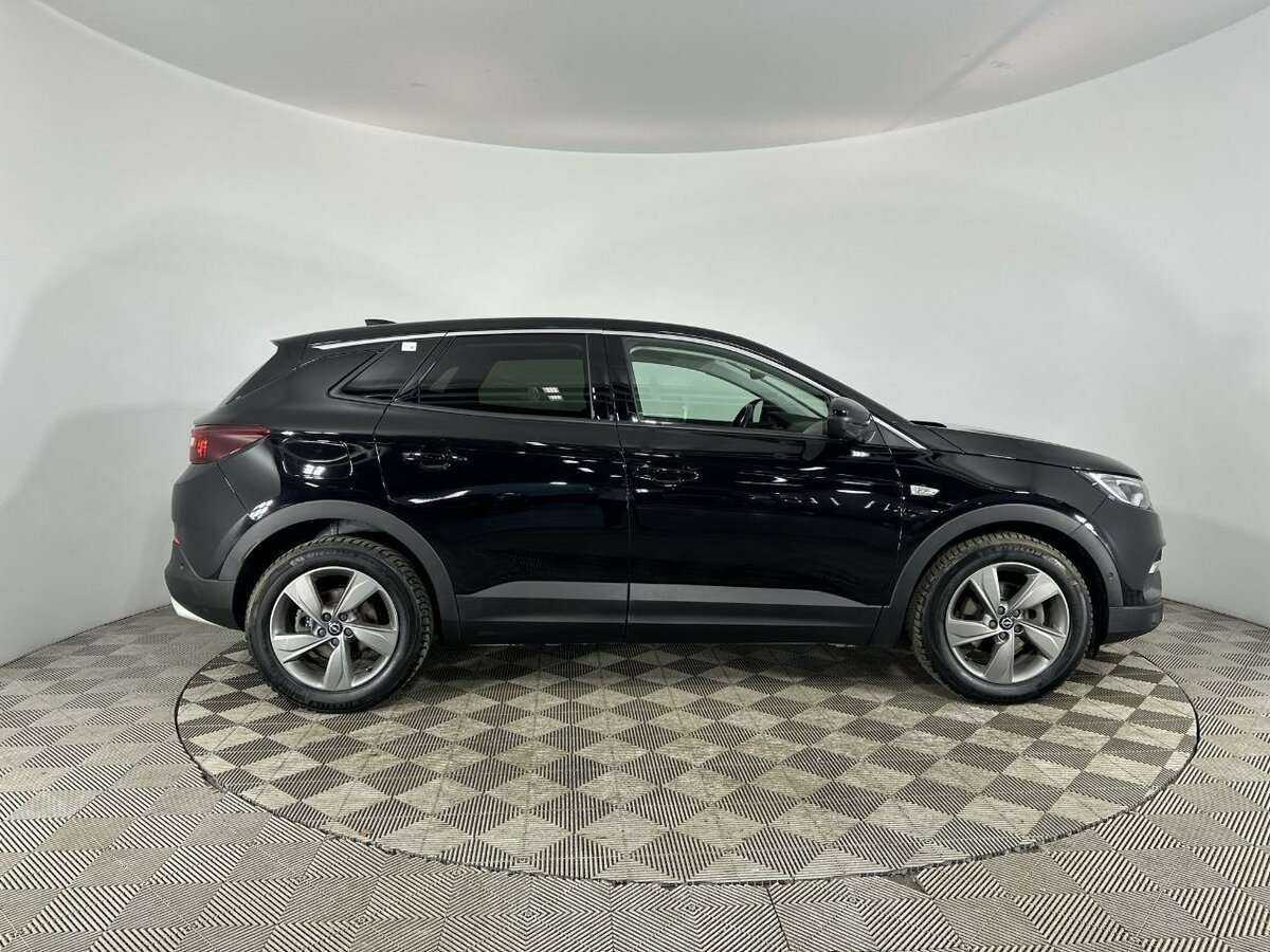 Opel Grandland с пробегом — 2021 год. Фото: #3