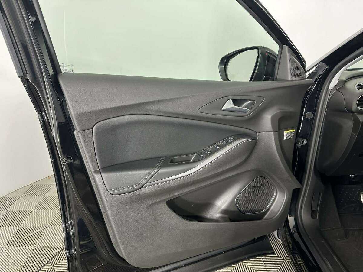 Opel Grandland с пробегом — 2021 год. Фото: #7