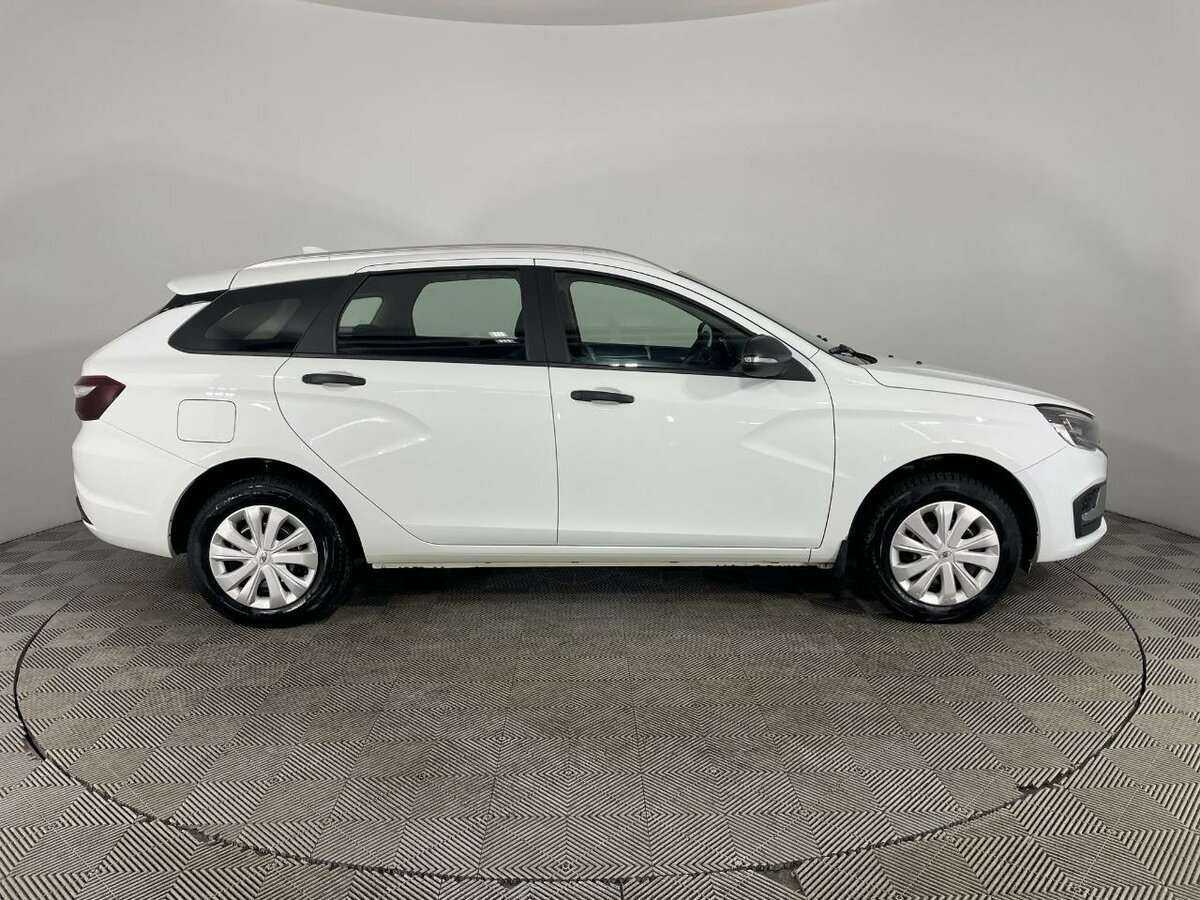 Lada (ВАЗ) Vesta с пробегом — 2023 год. Фото: #3