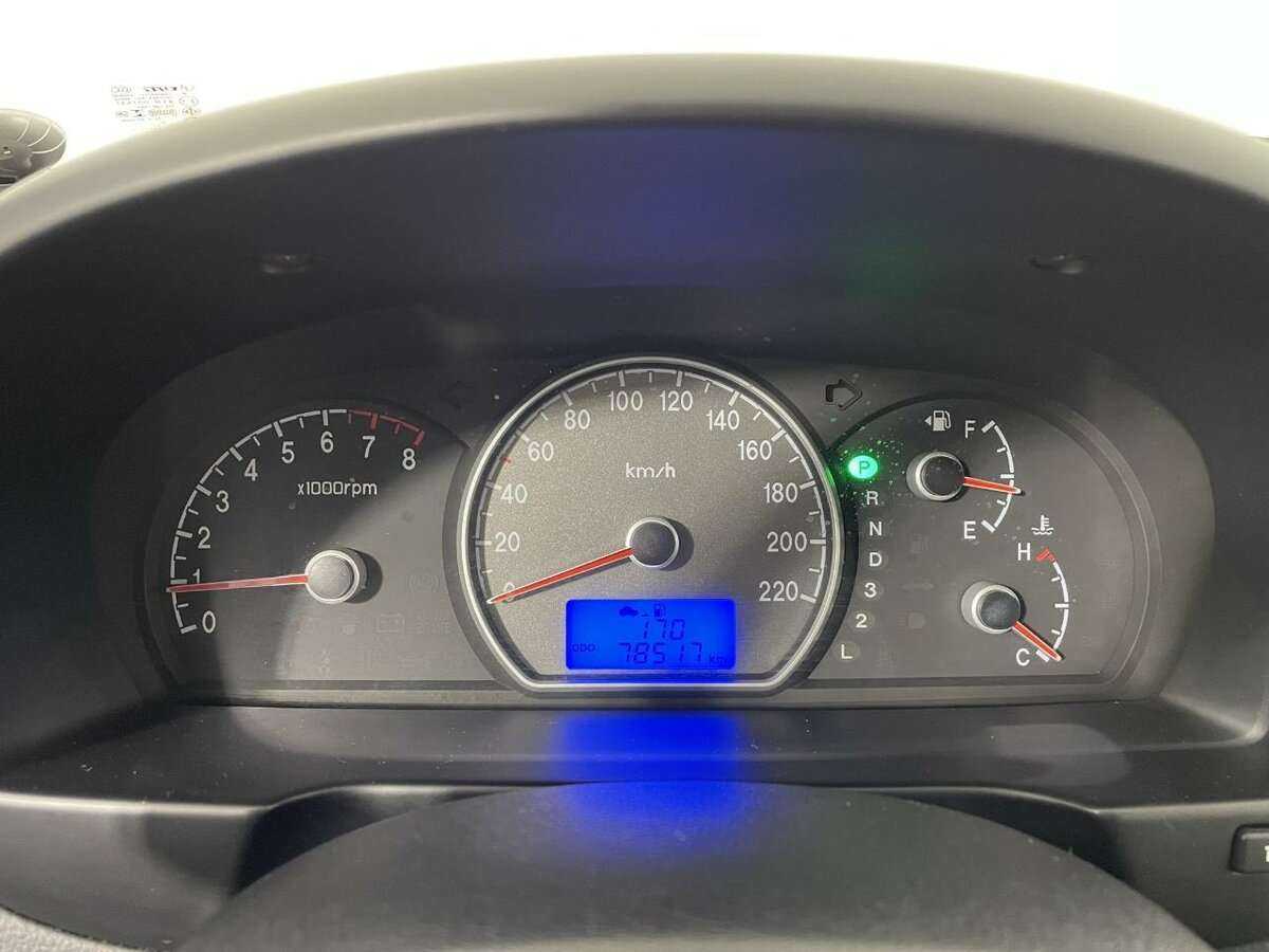 Hyundai Elantra с пробегом — 2008 год. Фото: #10