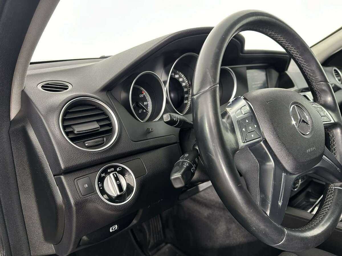 Mercedes-Benz C-Класс с пробегом — 2011 год. Фото: #8