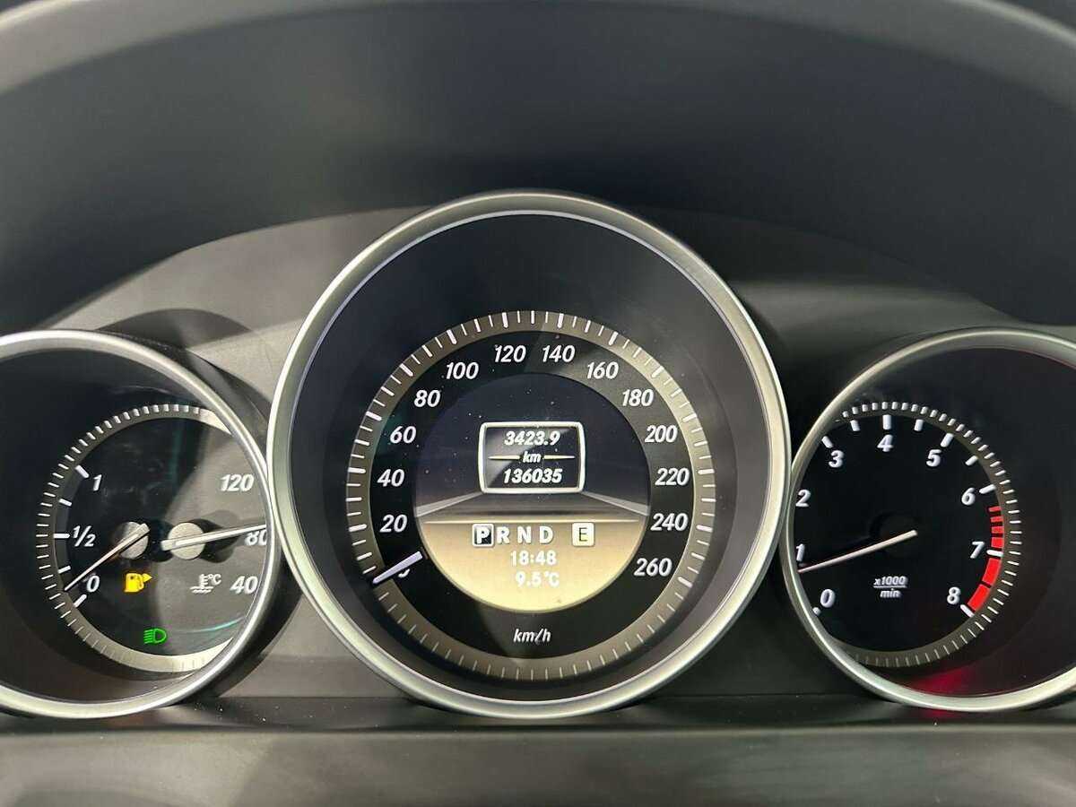 Mercedes-Benz C-Класс с пробегом — 2011 год. Фото: #10