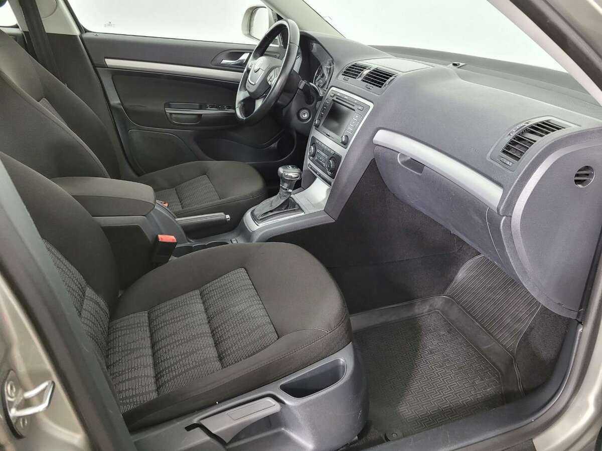 Skoda Octavia с пробегом — 2010 год. Фото: #13