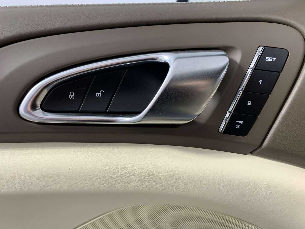 Porsche Cayenne с пробегом — 2012 год. Фото: #15