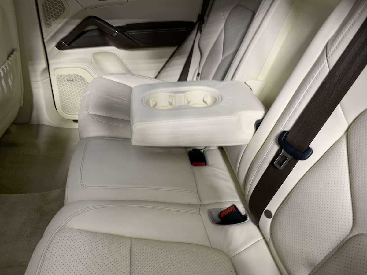 Porsche Cayenne с пробегом — 2012 год. Фото: #18