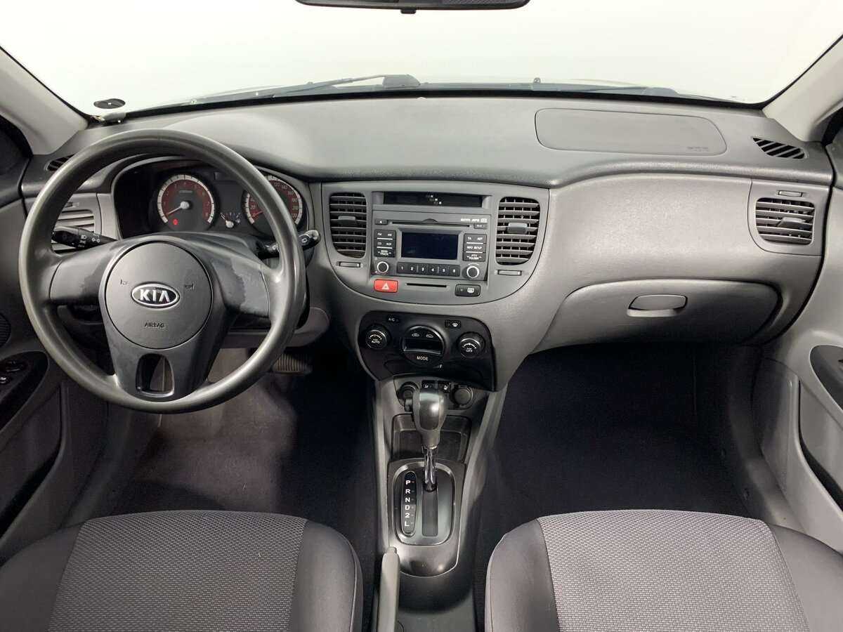 Kia Rio с пробегом — 2010 год. Фото: #11