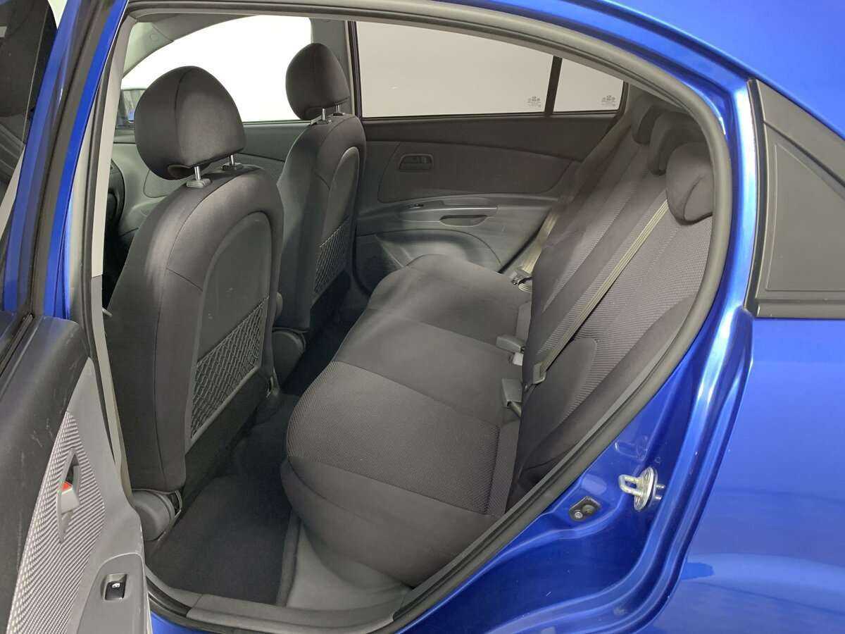 Kia Rio с пробегом — 2009 год. Фото: #9