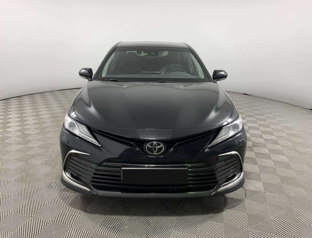 Toyota Camry с пробегом — 2021 год. Фото: #1