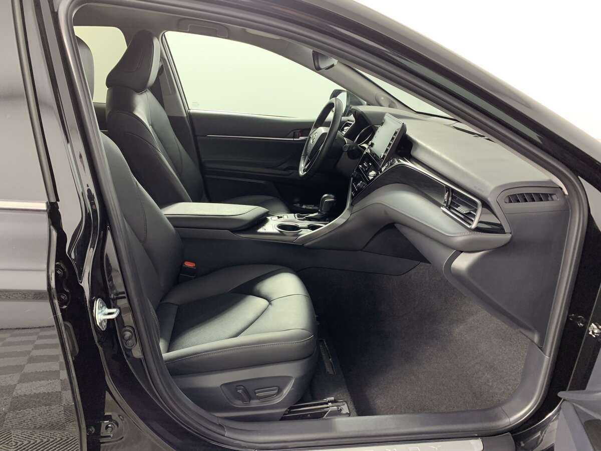 Toyota Camry с пробегом — 2021 год. Фото: #12