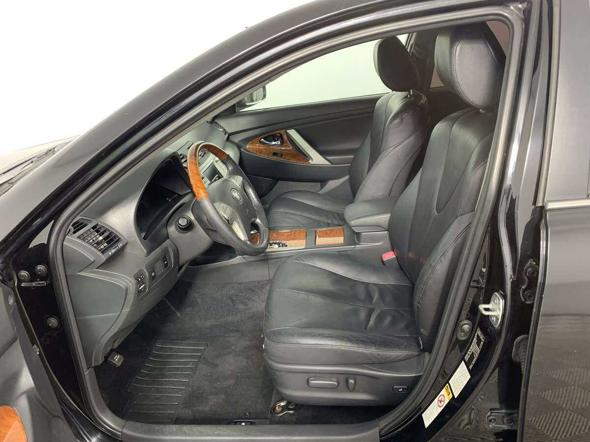 Toyota Camry с пробегом — 2011 год. Фото: #12