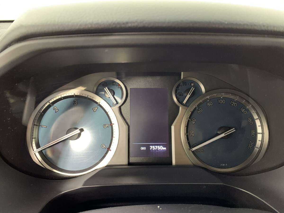 Toyota Land Cruiser Prado с пробегом — 2021 год. Фото: #11