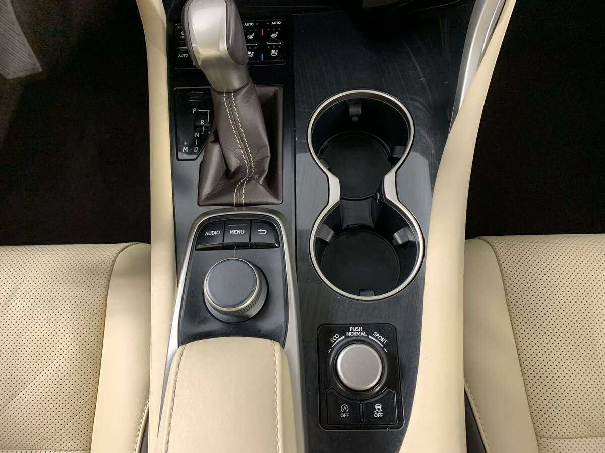 Lexus RX с пробегом — 2017 год. Фото: #19