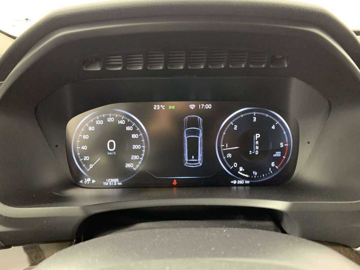 Volvo XC90 с пробегом — 2016 год. Фото: #10