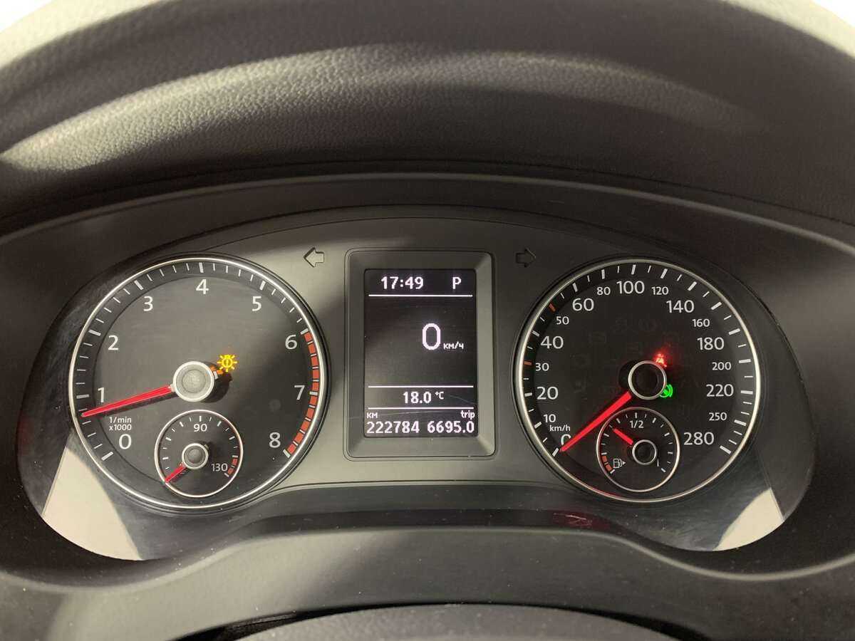 Volkswagen Jetta с пробегом — 2013 год. Фото: #10