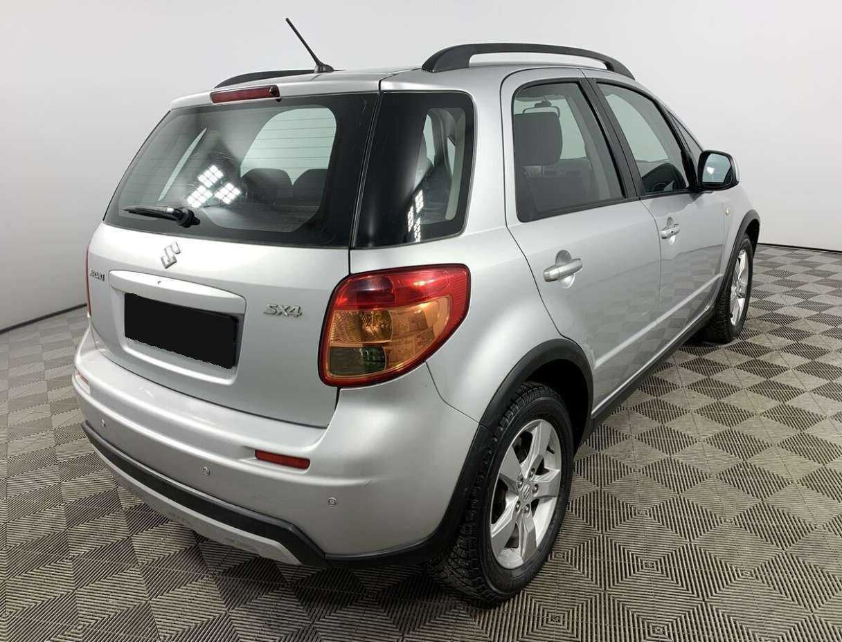 Suzuki SX4 с пробегом — 2010 год. Фото: #4
