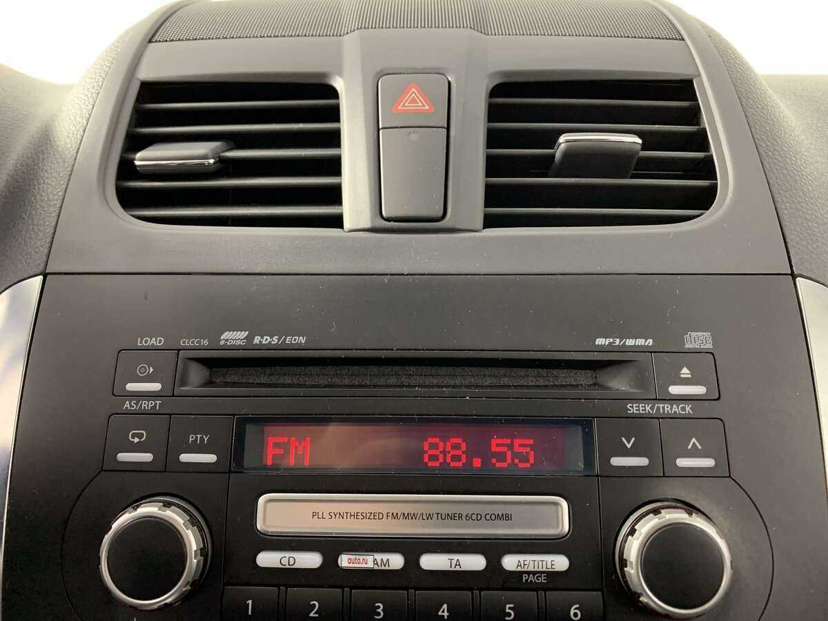 Suzuki SX4 с пробегом — 2010 год. Фото: #12