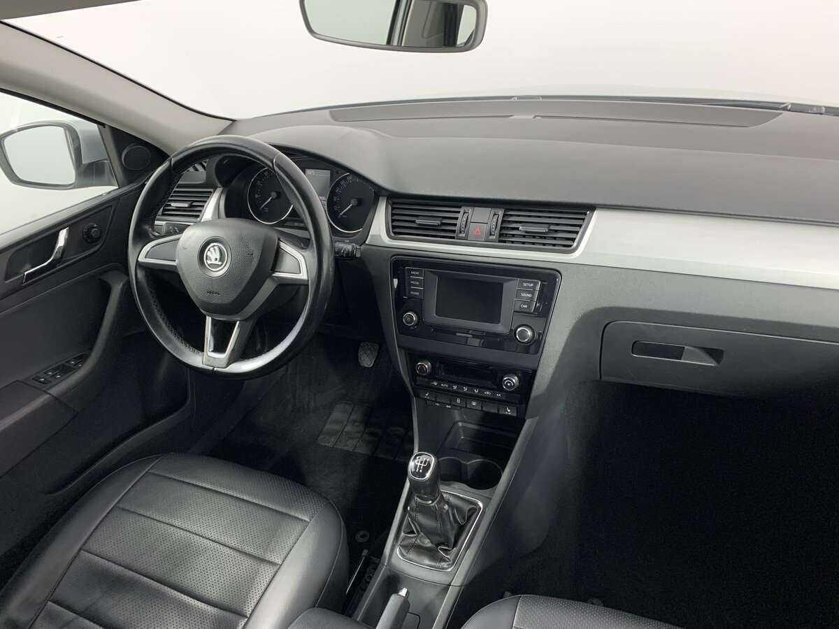 Skoda Rapid с пробегом — 2017 год. Фото: #6