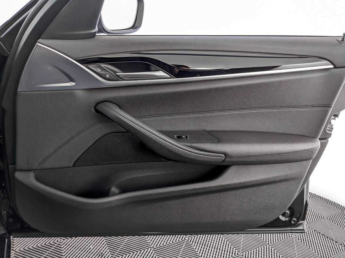 BMW 5 серии с пробегом — 2018 год. Фото: #19