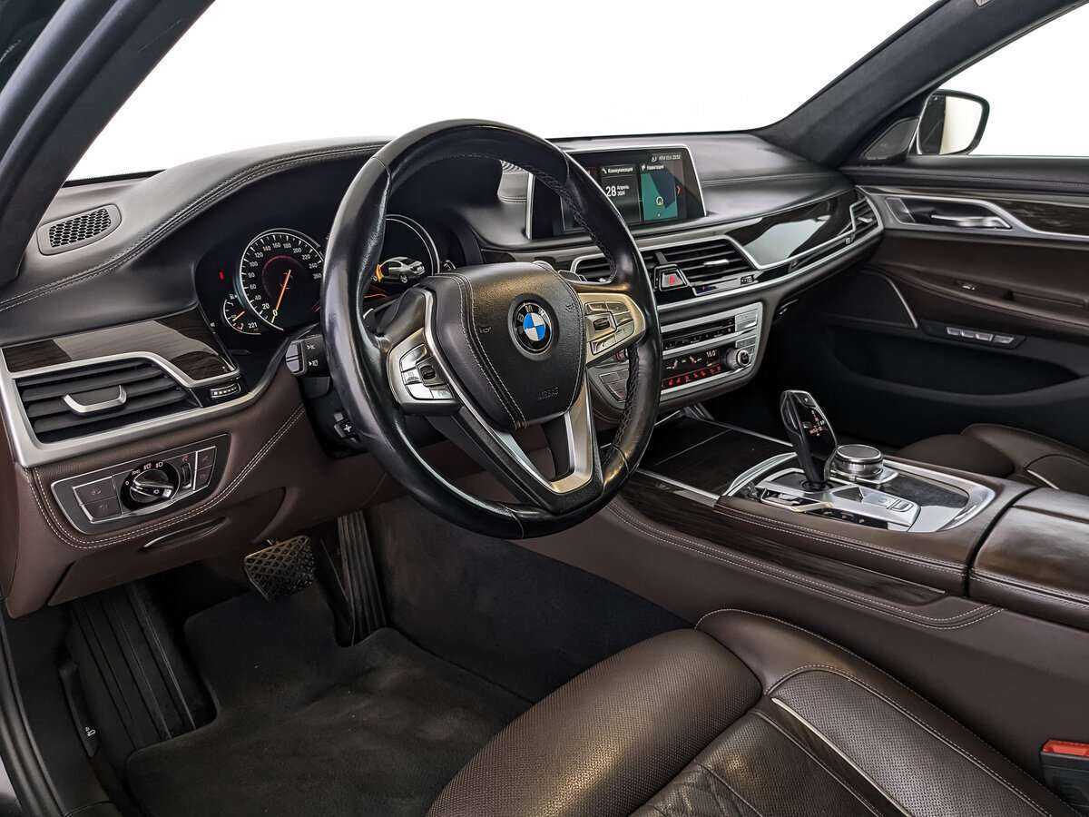 BMW 7 серии с пробегом — 2017 год. Фото: #10