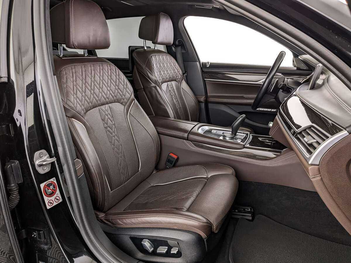 BMW 7 серии с пробегом — 2017 год. Фото: #18