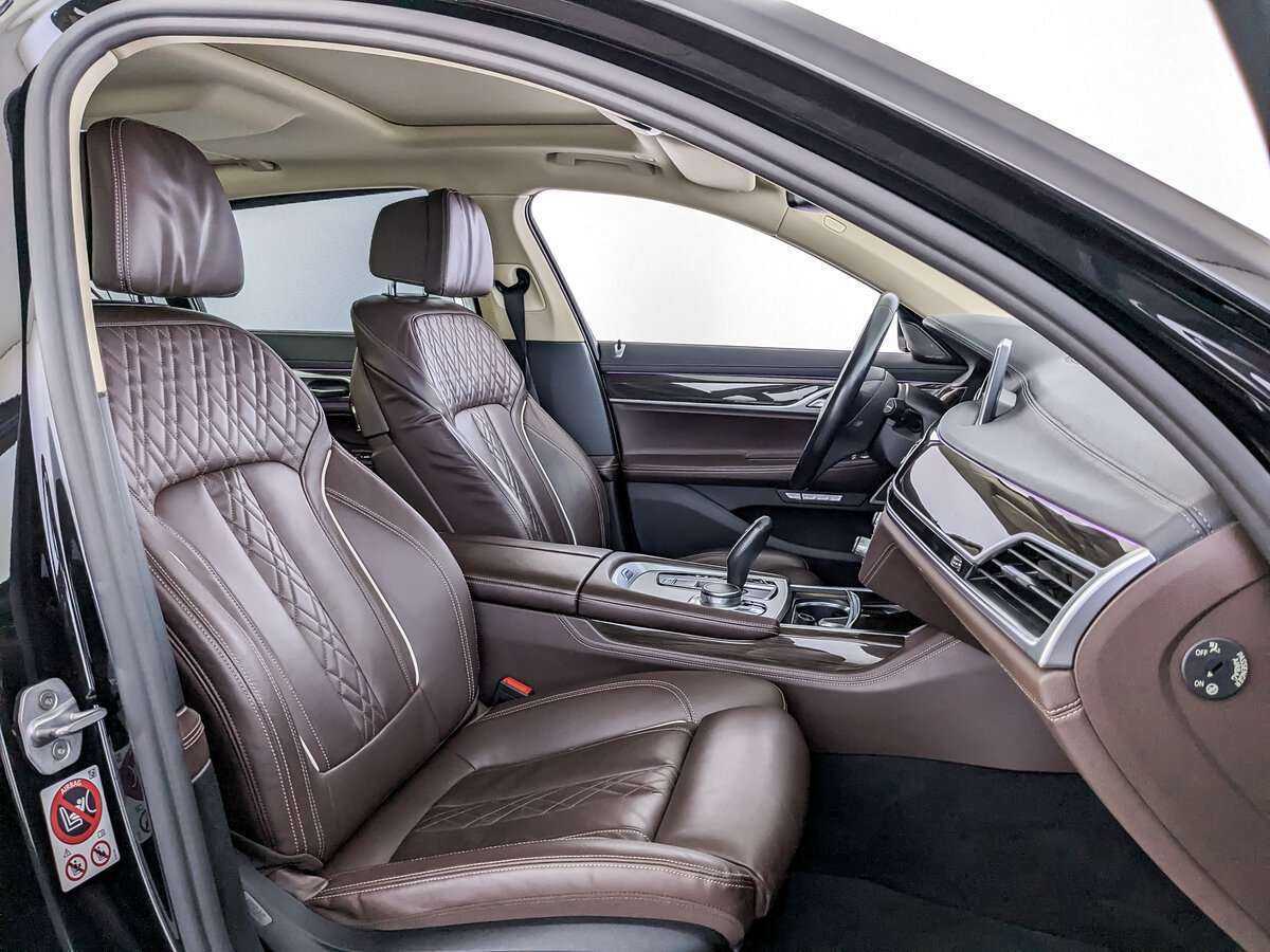 BMW 7 серии с пробегом — 2016 год. Фото: #17