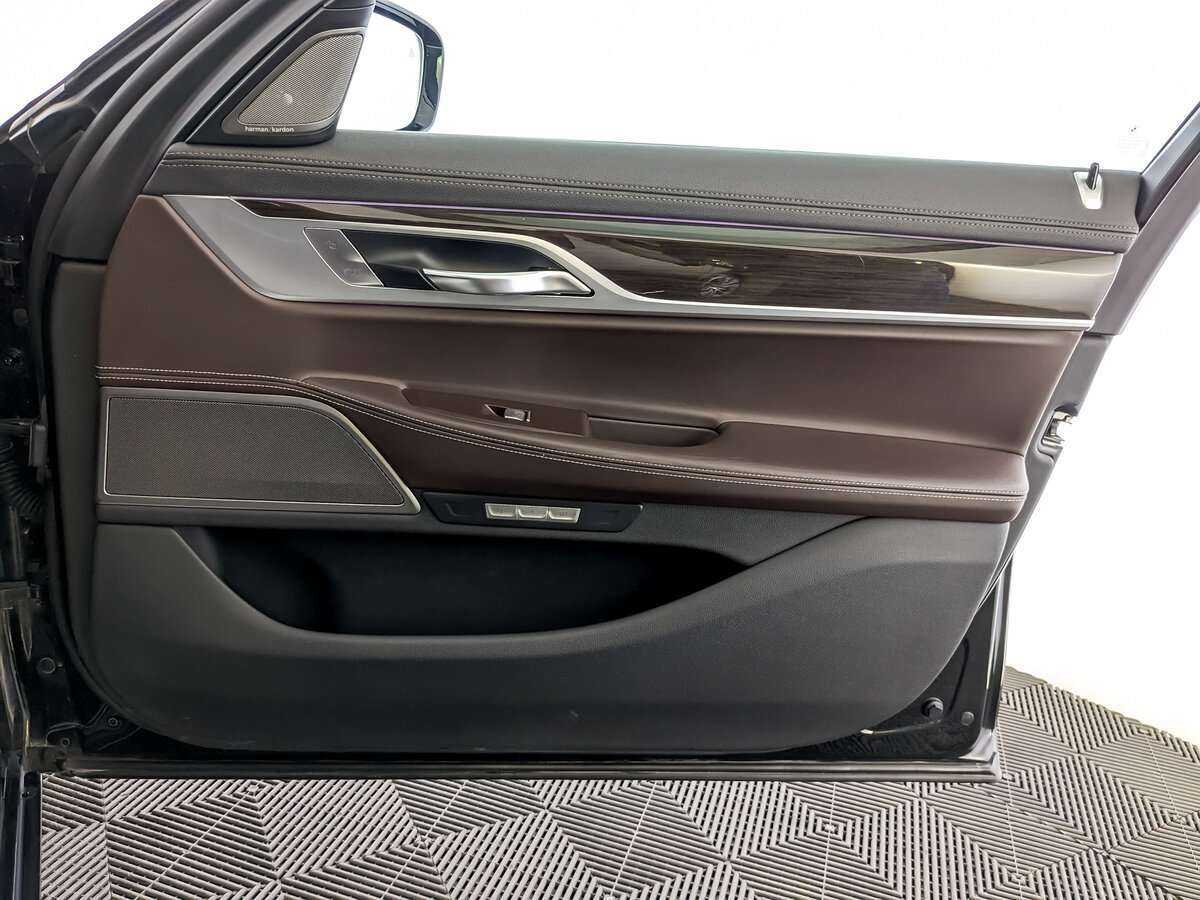 BMW 7 серии с пробегом — 2016 год. Фото: #20