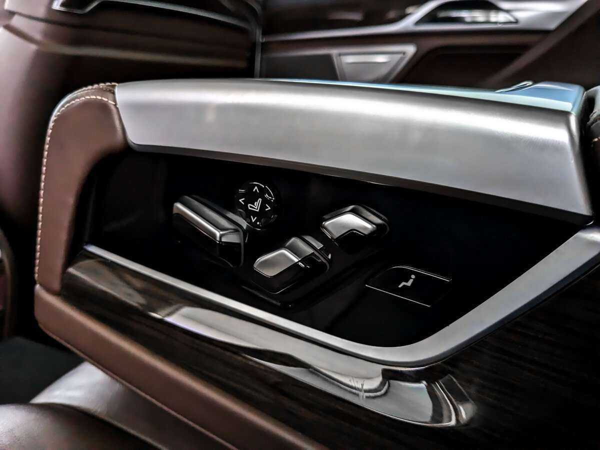 BMW 7 серии с пробегом — 2016 год. Фото: #21