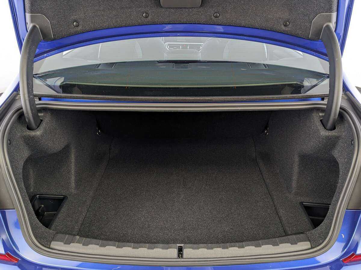 BMW 3 серии с пробегом — 2019 год. Фото: #9