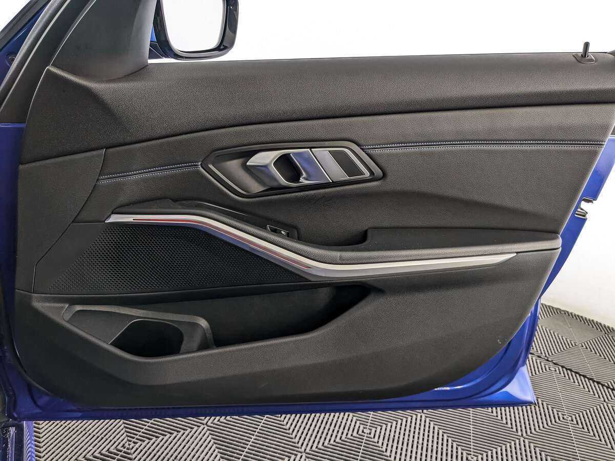 BMW 3 серии с пробегом — 2019 год. Фото: #23