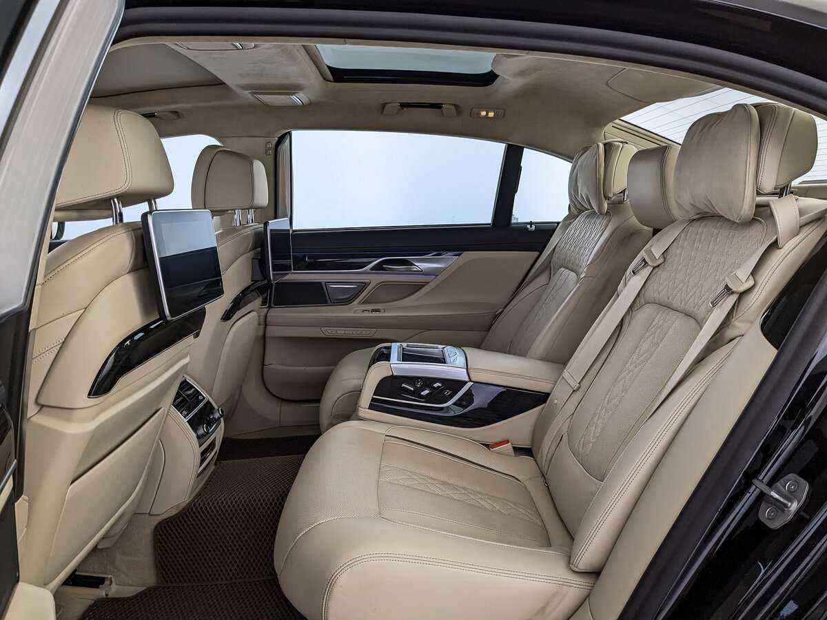 BMW 7 серии с пробегом — 2021 год. Фото: #11