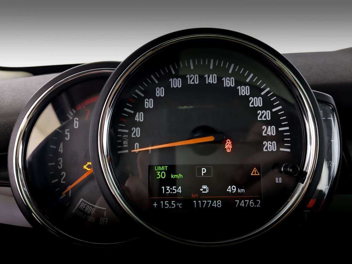 Mini Hatch с пробегом — 2018 год. Фото: #8