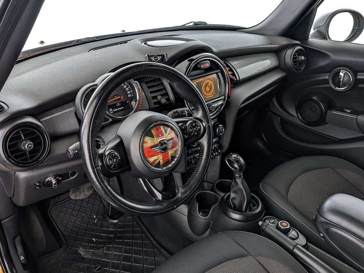 Mini Hatch с пробегом — 2017 год. Фото: #9