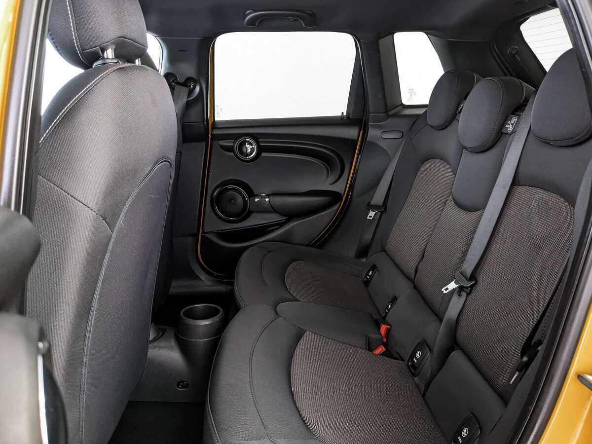 Mini Hatch с пробегом — 2017 год. Фото: #12