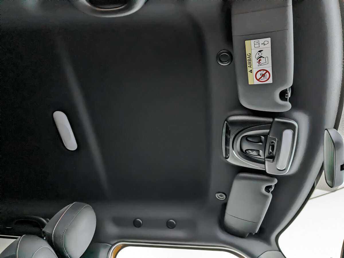 Mini Hatch с пробегом — 2017 год. Фото: #16