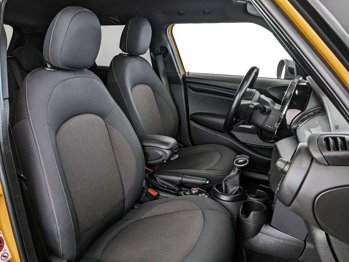 Mini Hatch с пробегом — 2017 год. Фото: #17