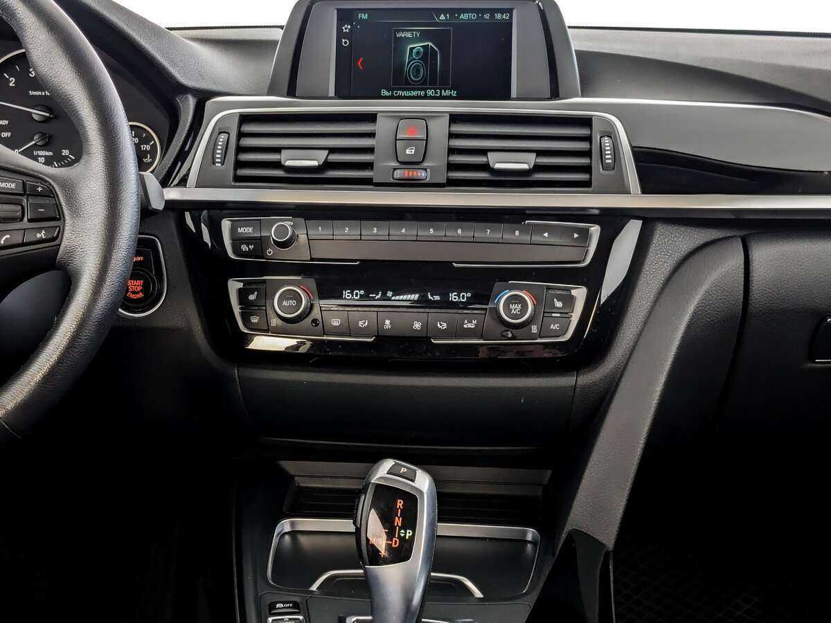 BMW 3 серии с пробегом — 2018 год. Фото: #12