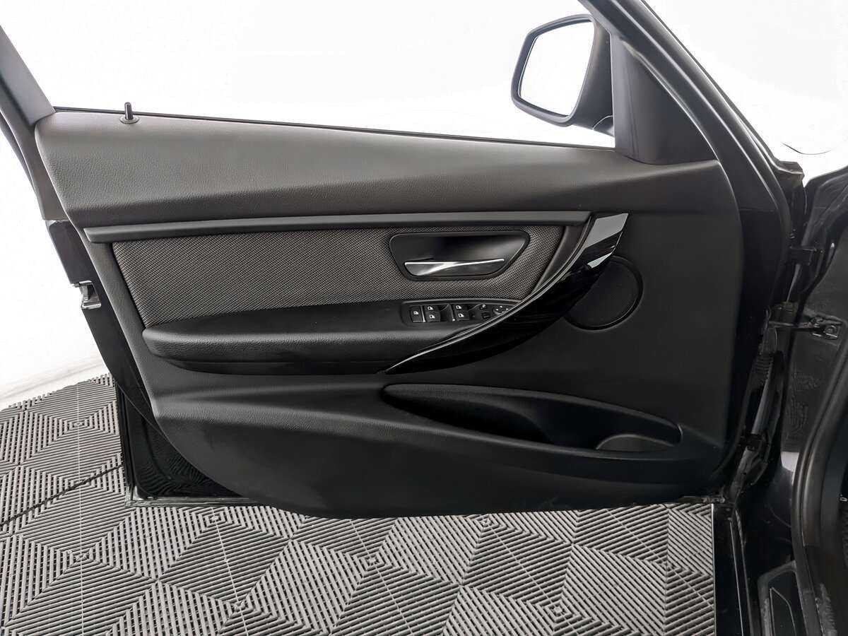 BMW 3 серии с пробегом — 2018 год. Фото: #14