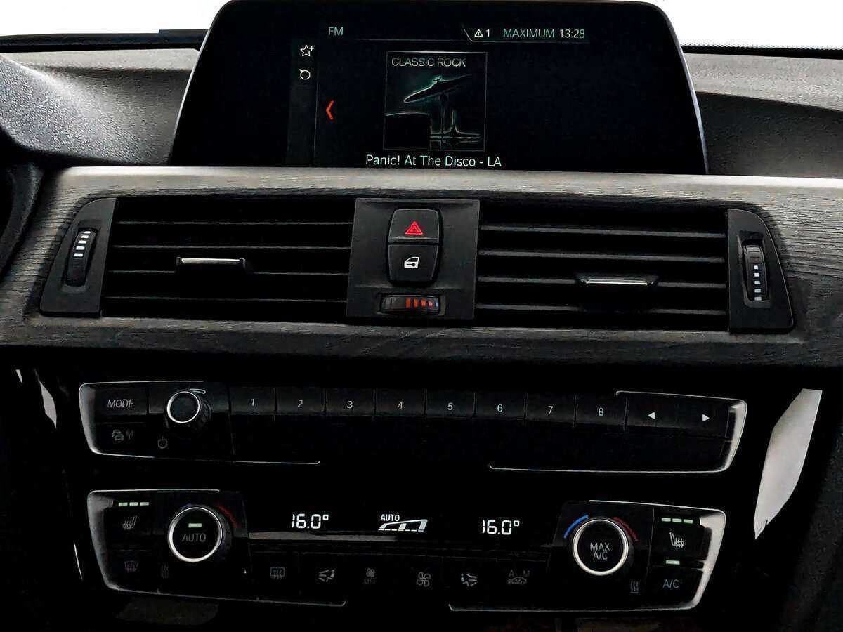 BMW 3 серии с пробегом — 2019 год. Фото: #11